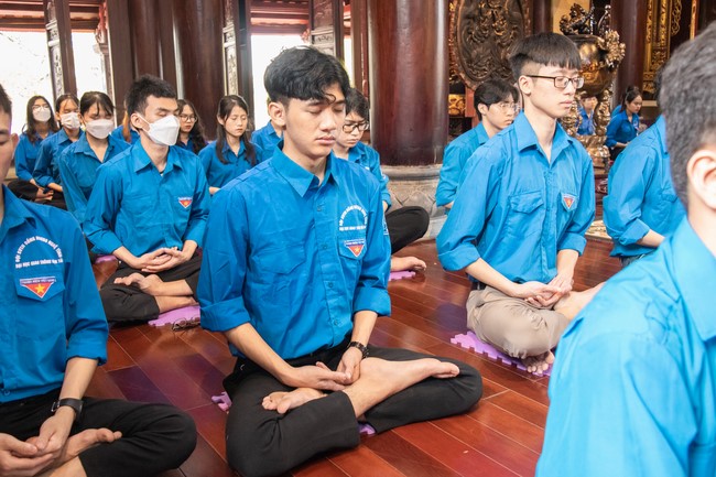 Chùa Hòa Phúc: Sinh viên trường đại học Giao Thông Vận Tải – Hà Nội về chùa sinh hoạt